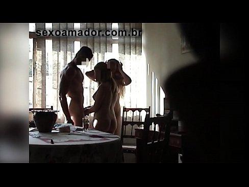 ❤️ Le amiche del sesso invitano un uomo gigante e una cosa a tre con lui ❌ Video di sesso di qualità al it.mobilecric.top ❤️